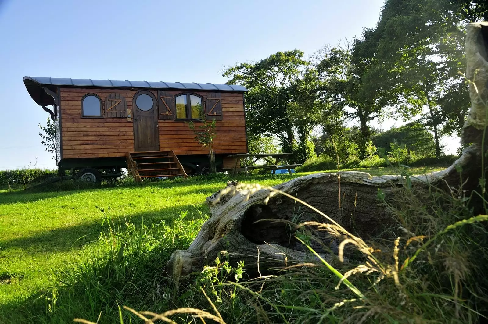 Dans la nature notre roulotte roulotte en bretagne: roulotte gitane